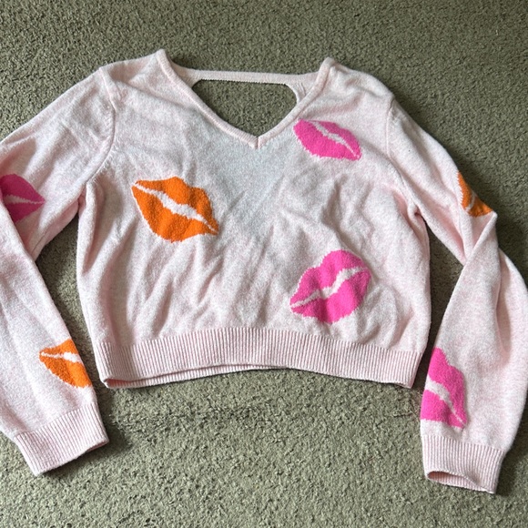 Pink Sweater with Lip Print cropped, women’s large - Picture 1 of 3